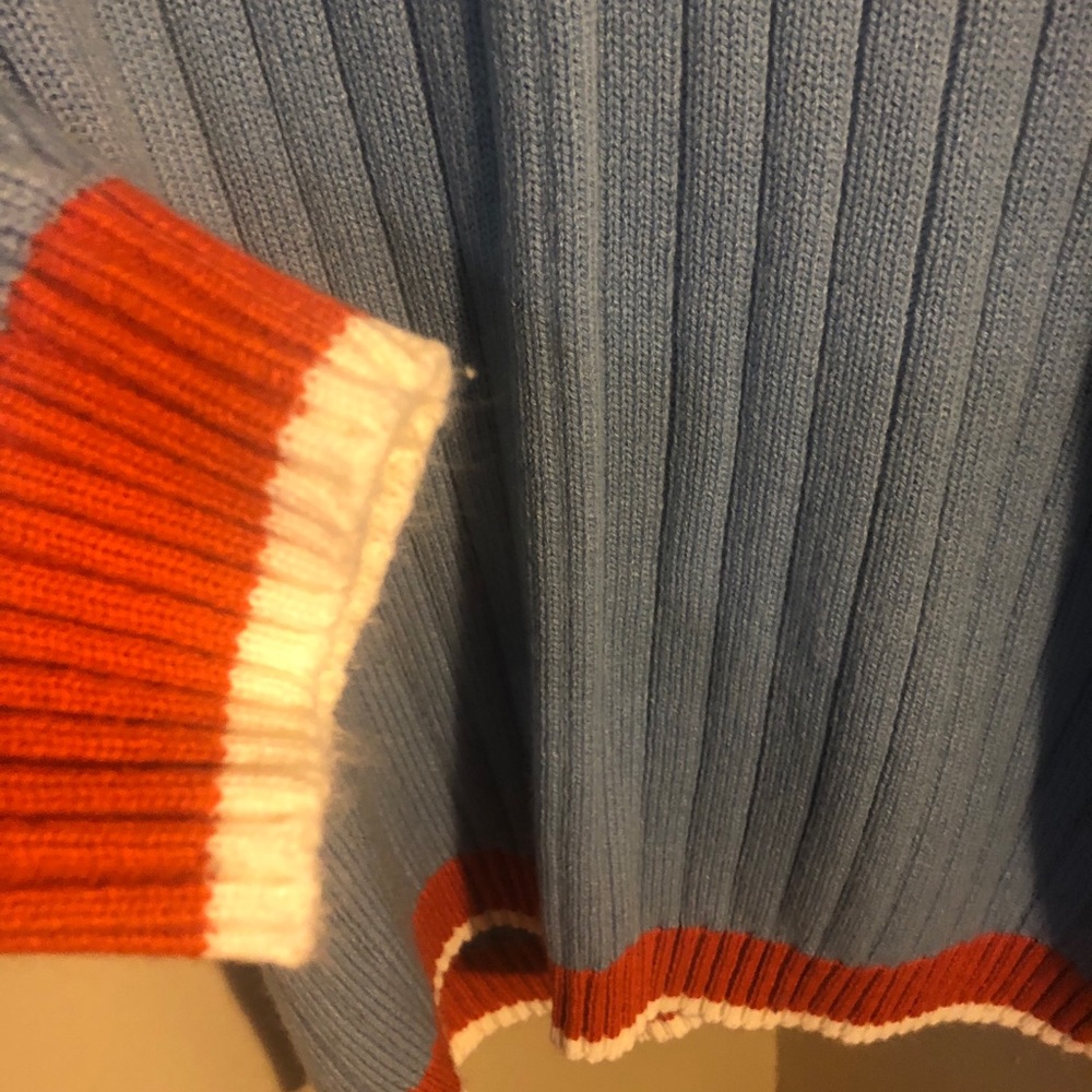 sweater - Picture 5 of 5